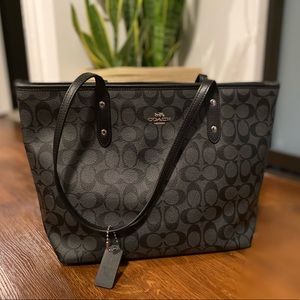 Coach signature tote bag
